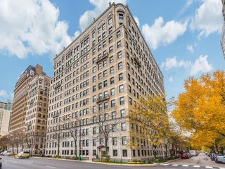 3530 N Lake Shore Drive 11B, Chicago, IL 60657