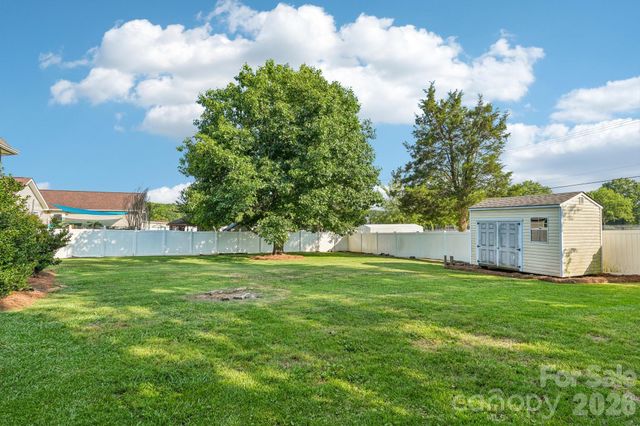 203 Royal Avenue, Albemarle, NC 28001