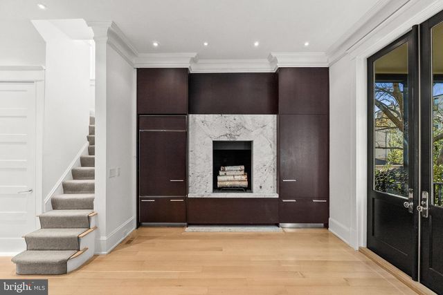 2107 WYOMING AVE NW, Washington, DC 20008