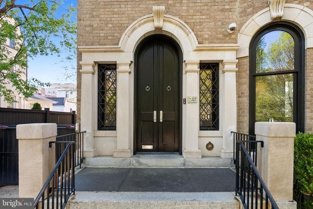 2107 WYOMING AVE NW, Washington, DC 20008