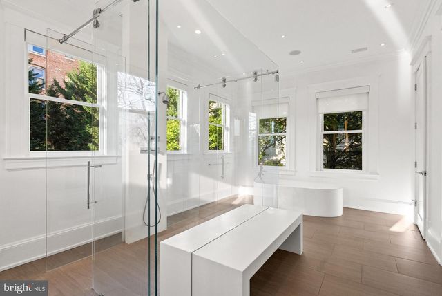 2107 WYOMING AVE NW, Washington, DC 20008