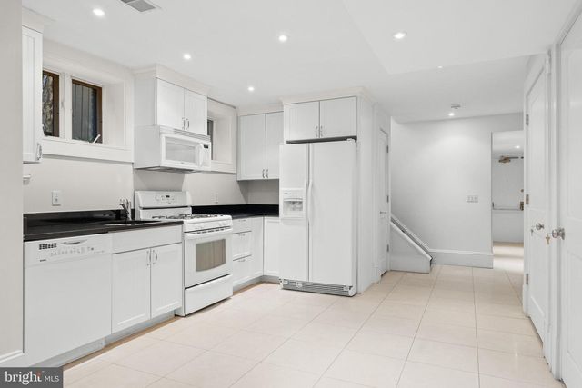 2107 WYOMING AVE NW, Washington, DC 20008