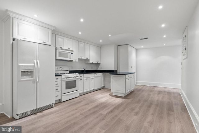 2107 WYOMING AVE NW, Washington, DC 20008