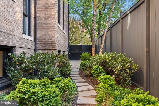 2107 WYOMING AVE NW, Washington, DC 20008