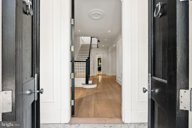 2107 WYOMING AVE NW, Washington, DC 20008