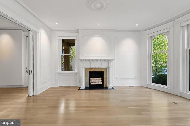2107 WYOMING AVE NW, Washington, DC 20008