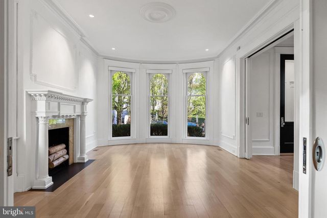 2107 WYOMING AVE NW, Washington, DC 20008