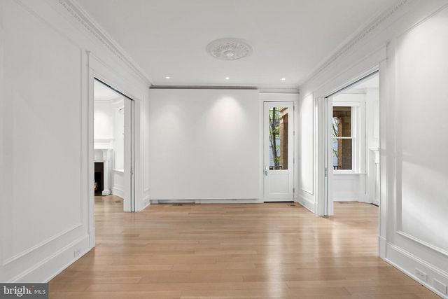 2107 WYOMING AVE NW, Washington, DC 20008