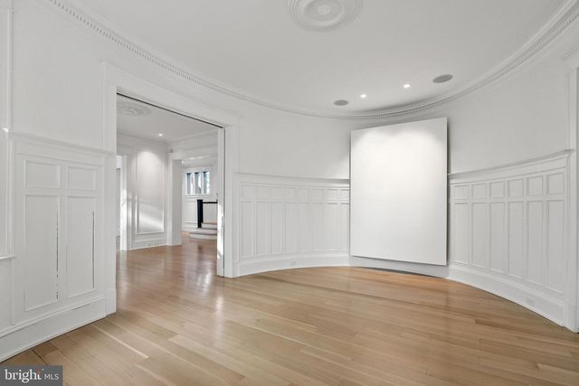 2107 WYOMING AVE NW, Washington, DC 20008