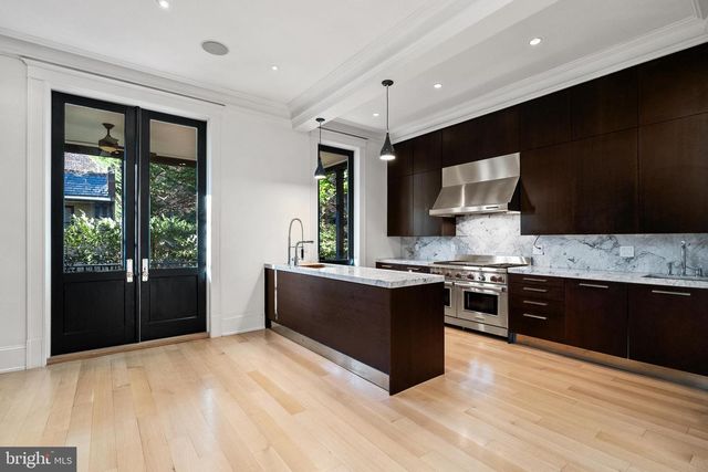 2107 WYOMING AVE NW, Washington, DC 20008