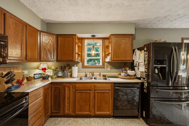 55 Meixsell Road, Huntington, WV 25704