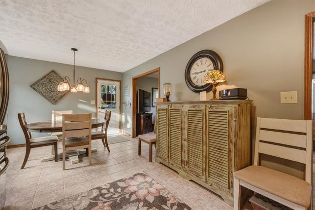 55 Meixsell Road, Huntington, WV 25704