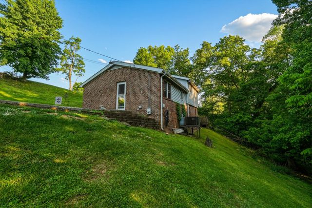55 Meixsell Road, Huntington, WV 25704