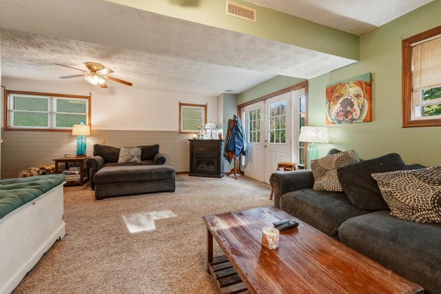55 Meixsell Road, Huntington, WV 25704