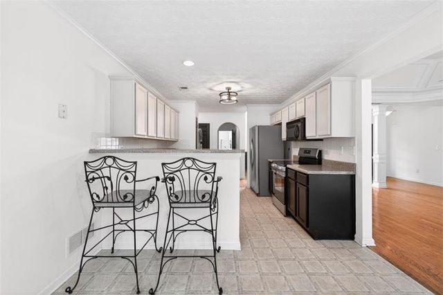 836 Winding Grove Lane, Loganville, GA 30052