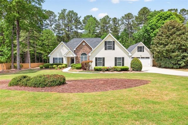 836 Winding Grove Lane, Loganville, GA 30052