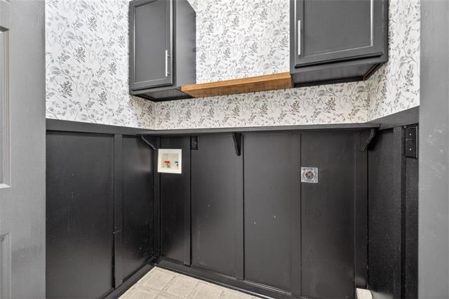 836 Winding Grove Lane, Loganville, GA 30052