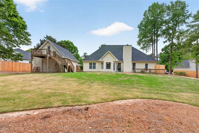 836 Winding Grove Lane, Loganville, GA 30052