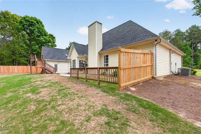 836 Winding Grove Lane, Loganville, GA 30052