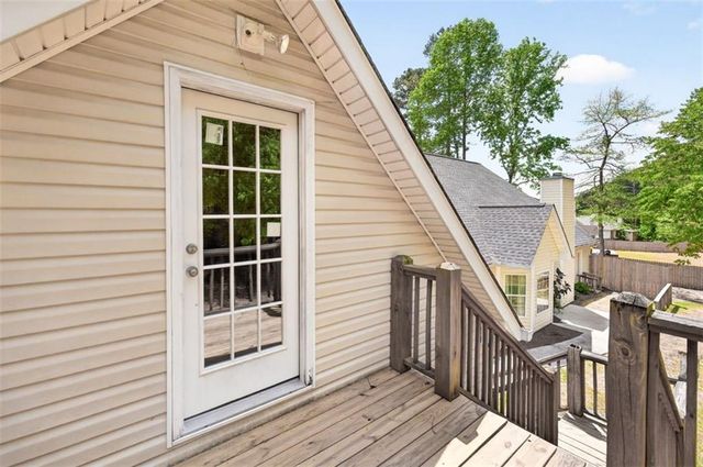 836 Winding Grove Lane, Loganville, GA 30052