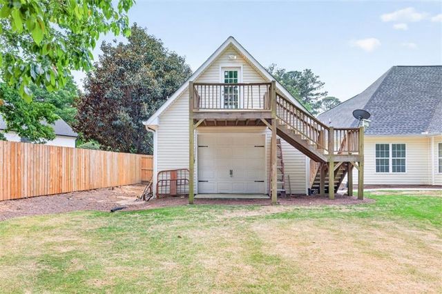 836 Winding Grove Lane, Loganville, GA 30052