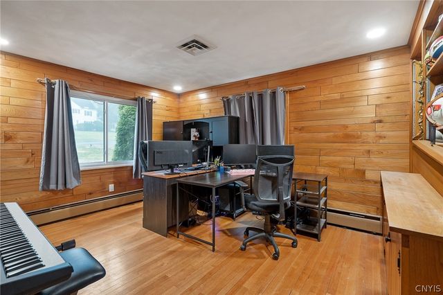 27 Lynacres Boulevard, Dewitt, NY 13066