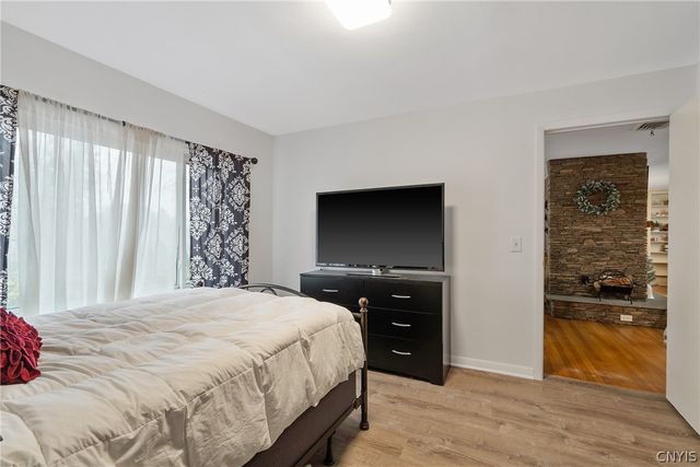 27 Lynacres Boulevard, Dewitt, NY 13066