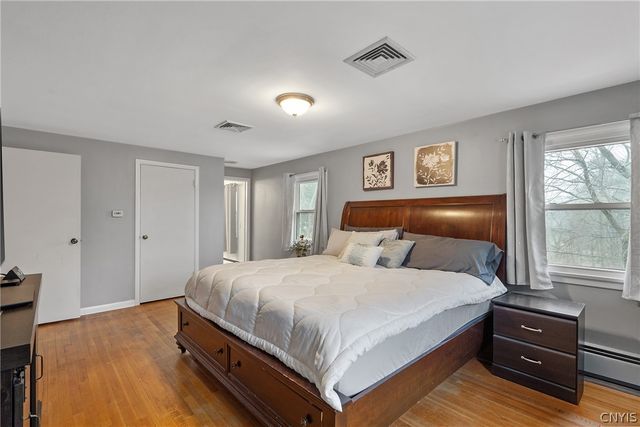 27 Lynacres Boulevard, Dewitt, NY 13066