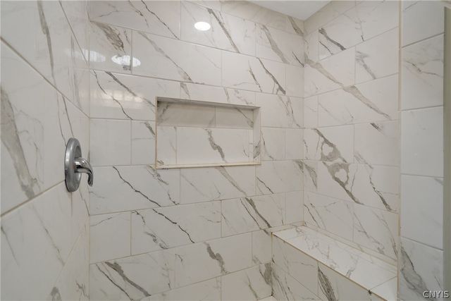 27 Lynacres Boulevard, Dewitt, NY 13066