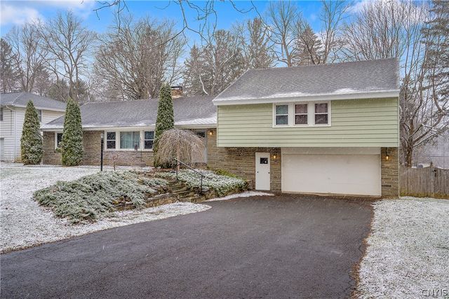 27 Lynacres Boulevard, Dewitt, NY 13066