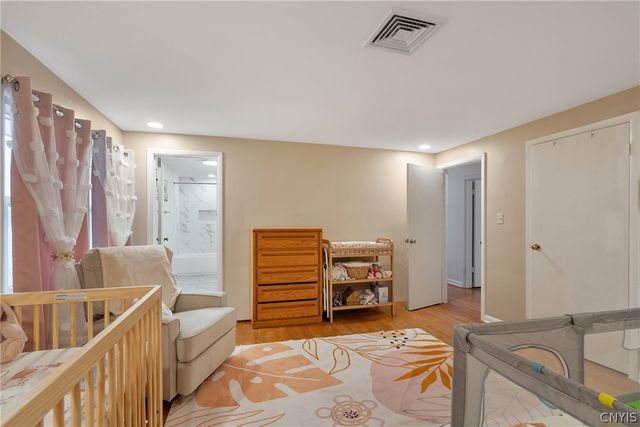 27 Lynacres Boulevard, Dewitt, NY 13066