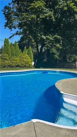 27 Lynacres Boulevard, Dewitt, NY 13066