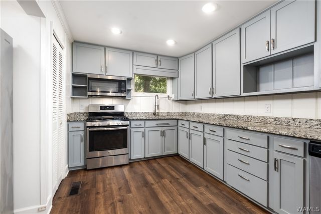 4809 Northwood Lake E, Northport, AL 35473