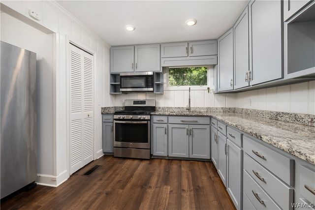 4809 Northwood Lake E, Northport, AL 35473
