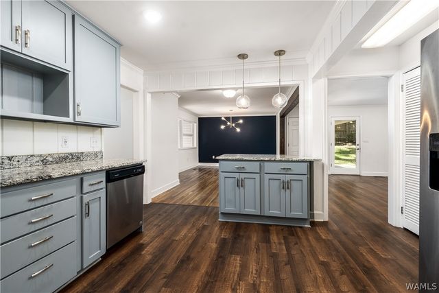 4809 Northwood Lake E, Northport, AL 35473