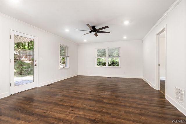 4809 Northwood Lake E, Northport, AL 35473