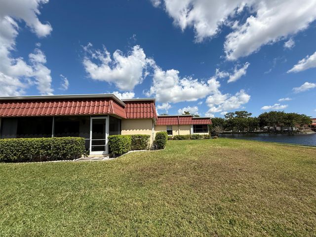 734 Nantucket Circle, Lake Worth, FL 33467
