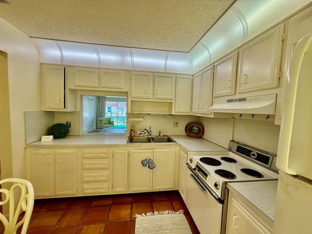 734 Nantucket Circle, Lake Worth, FL 33467