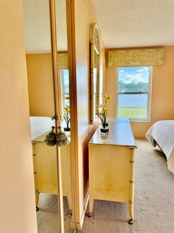 734 Nantucket Circle, Lake Worth, FL 33467