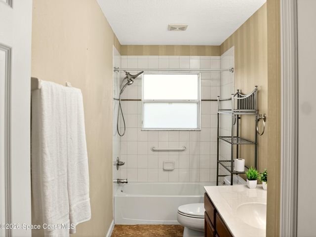376 Broyles Drive SE, Palm Bay, FL 32909