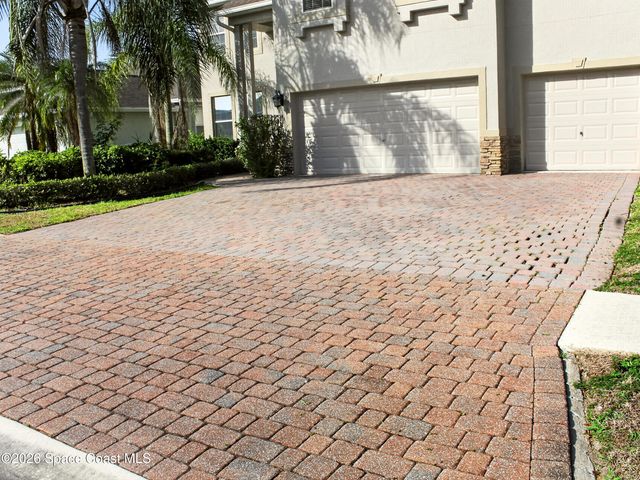 376 Broyles Drive SE, Palm Bay, FL 32909