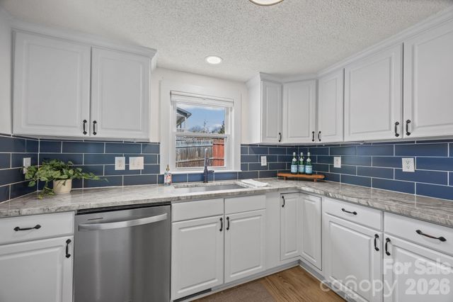 164 Lakeside Drive, Asheville, NC 28806