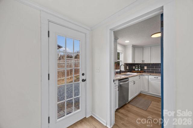 164 Lakeside Drive, Asheville, NC 28806