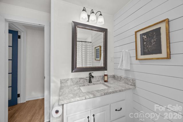 164 Lakeside Drive, Asheville, NC 28806