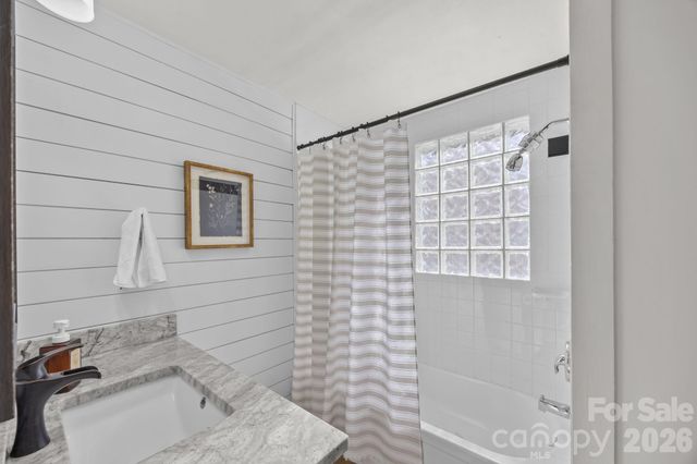 164 Lakeside Drive, Asheville, NC 28806