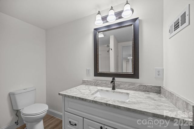 164 Lakeside Drive, Asheville, NC 28806