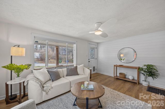 164 Lakeside Drive, Asheville, NC 28806