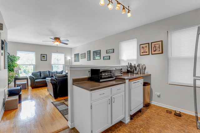 1468 W Ohio Street, Chicago, IL 60642