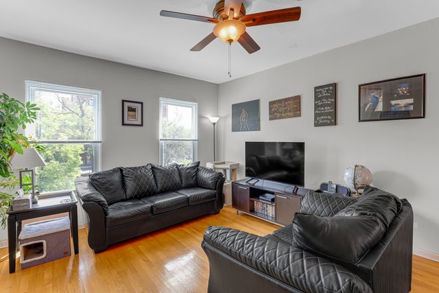 1468 W Ohio Street, Chicago, IL 60642