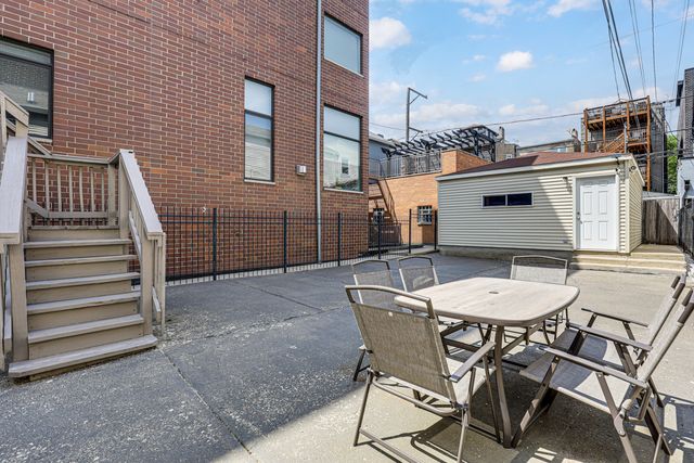 1468 W Ohio Street, Chicago, IL 60642